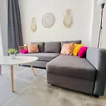 Beach Flat For Family & Groups